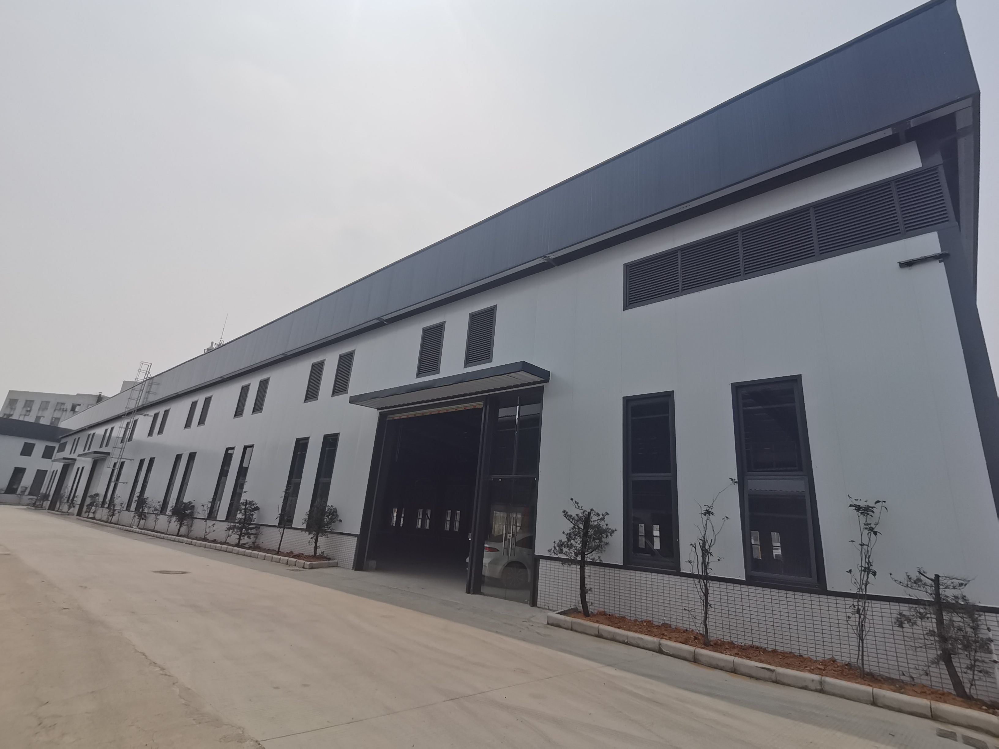 番禺全新厂房仓库出租4320平方，层高9米，证件齐，可办环评