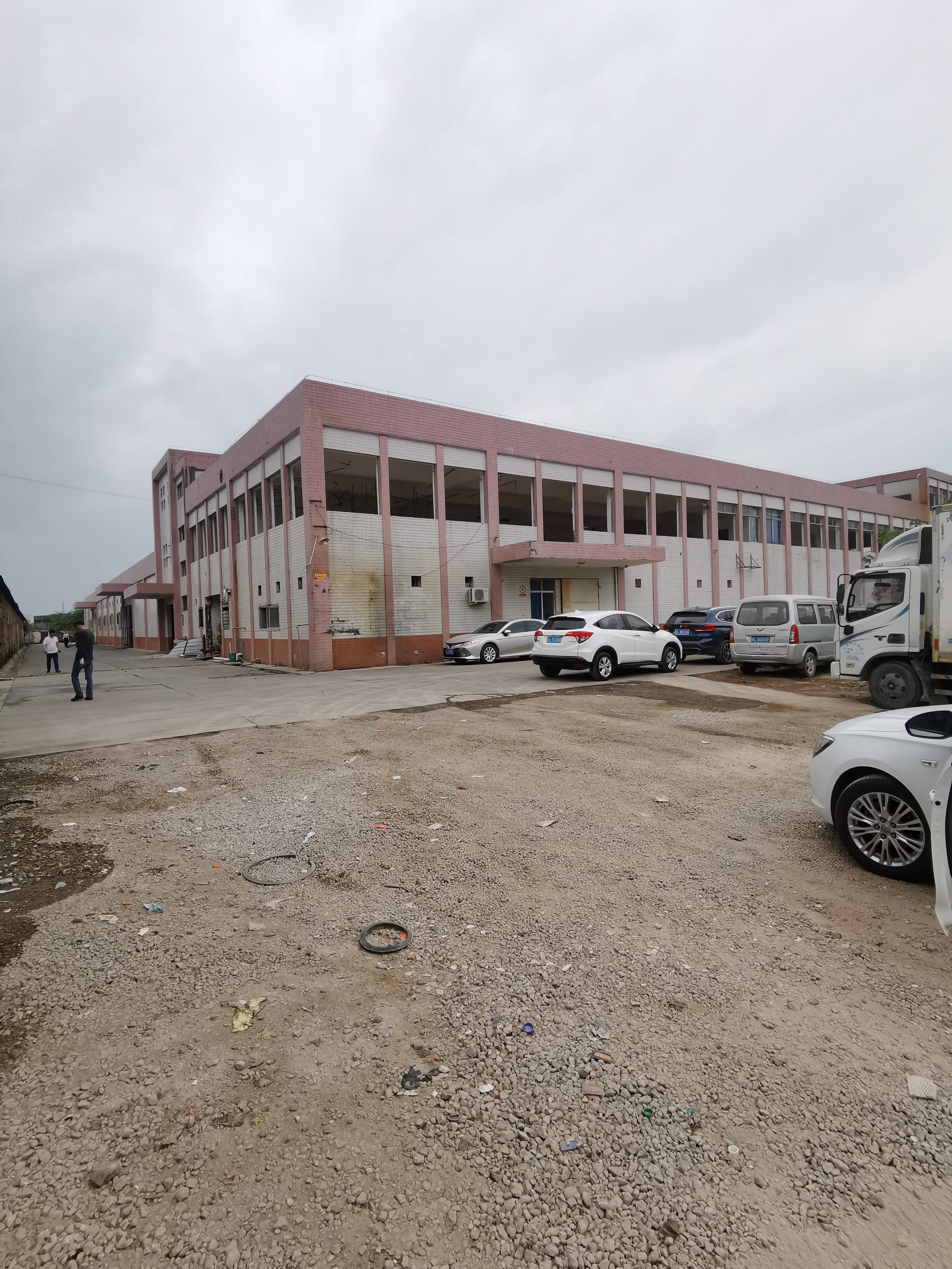 江北海吉星附近5000平米工业园仓库厂房出租。