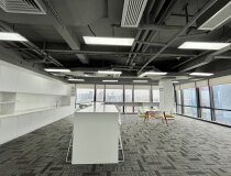 龙华地铁口中执时代广场半层1500平带家私空调精装高层办公室