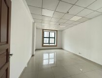 龙华壹城中心新出复试办公室，带超大阳台，可做上下水，光线超好