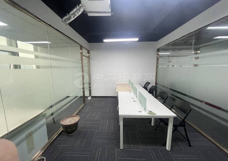 南山桃源地铁站西海明珠78平精装修办公室。6