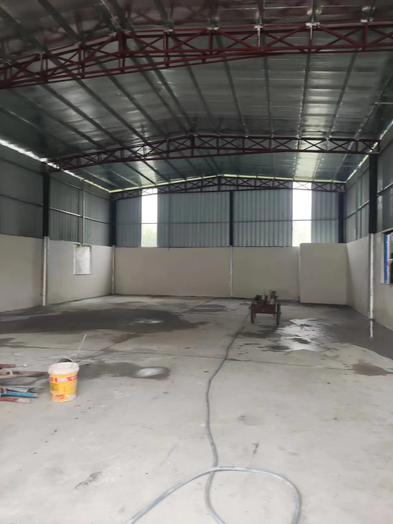 沙田镇新出原房东小面积单层钢构厂房，可以做仓库和小型加工厂。