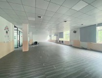 龙华城中心东环一路新出650平精装修电商办公室。特价33元