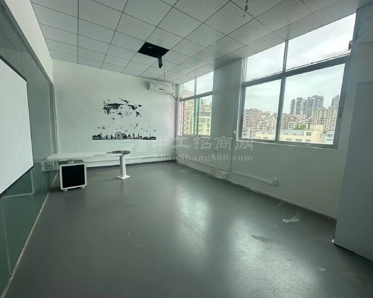 杨美地铁口电商园办公厂房400平带装修3+1格局