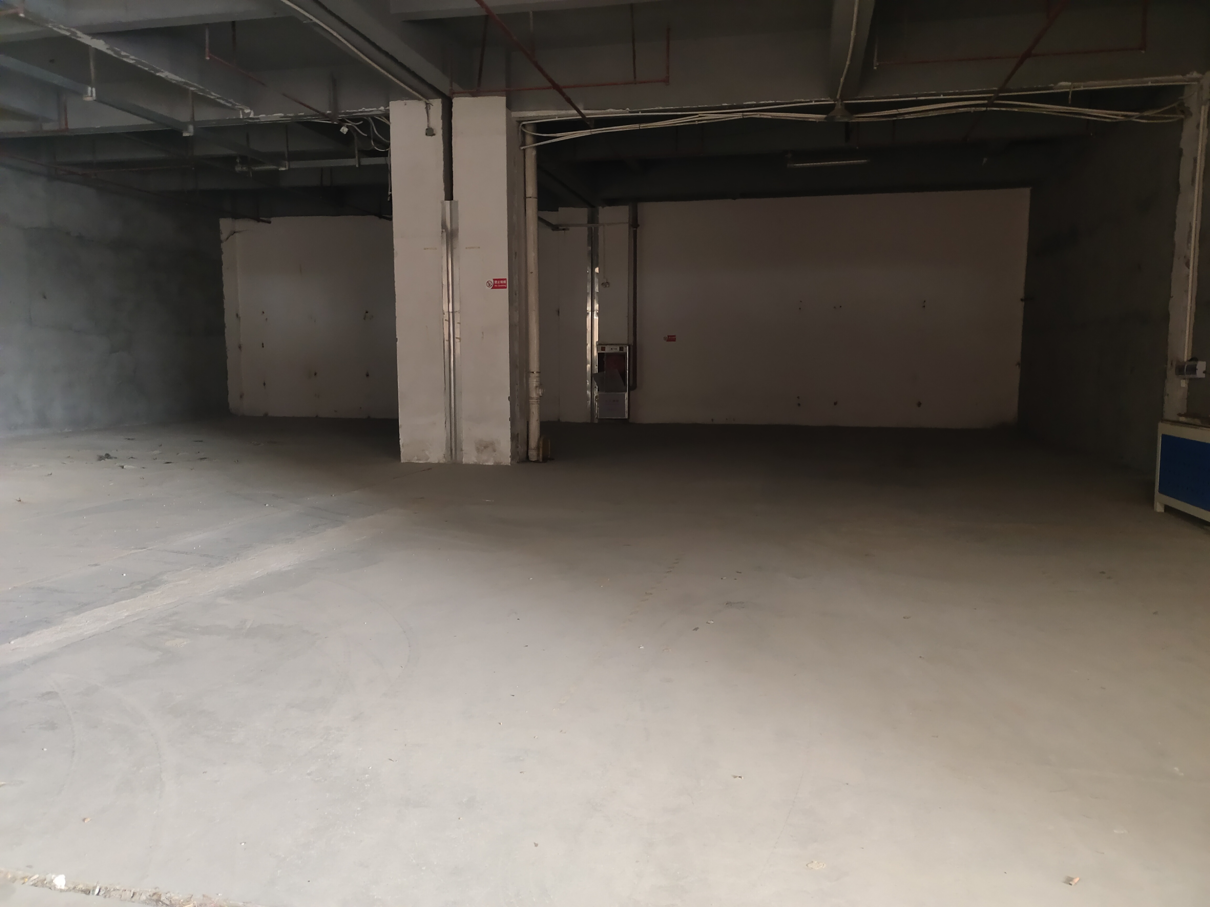 长安沙头大型工业园区新出一楼标准厂房500平，适合物流仓库！
