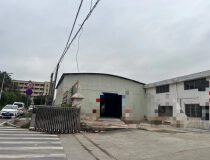 东涌镇太石村600方仓库出租，大路边，超大空地，交通便利。