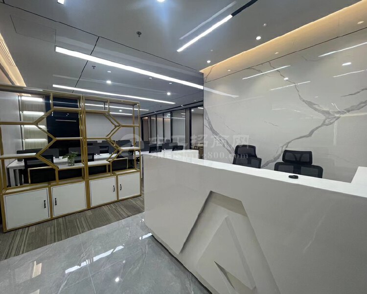 龙华清湖300平4+1格局精装写字楼，带家私空调可拎包办公