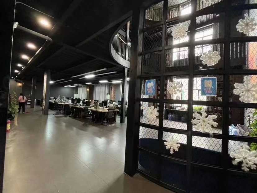 布吉南岭创意产业园2000平独栋办公场地，豪华装修。