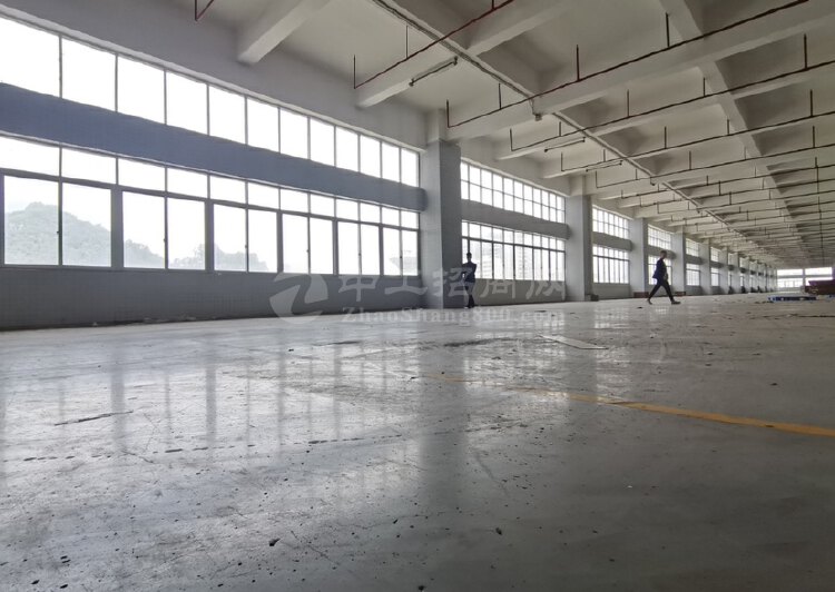 深圳龙华大深重工业厂房12000平电梯都是5吨的带卸货平台3