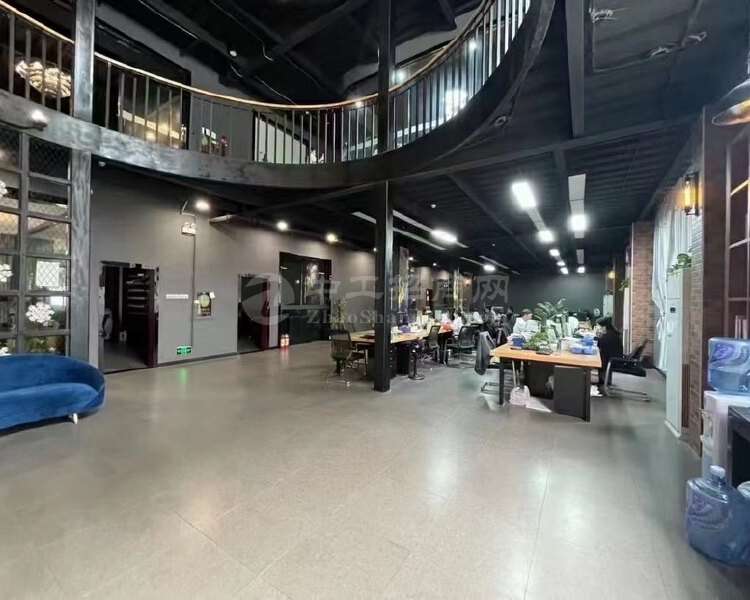布吉南岭创意产业园2000平独栋办公场地，豪华装修。