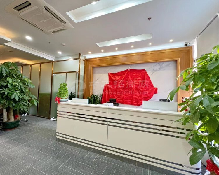 元芬地铁口大城时代大厦半层500平精装带家私空调红本办公室