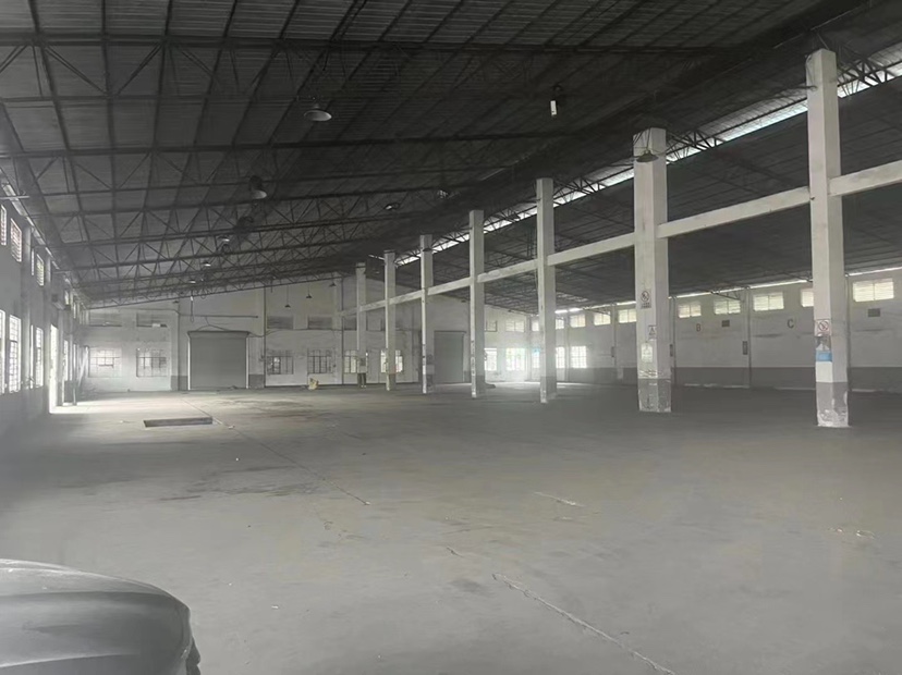 黄埔区渔珠物流园新空出单一层仓库7000平方​高度7米。