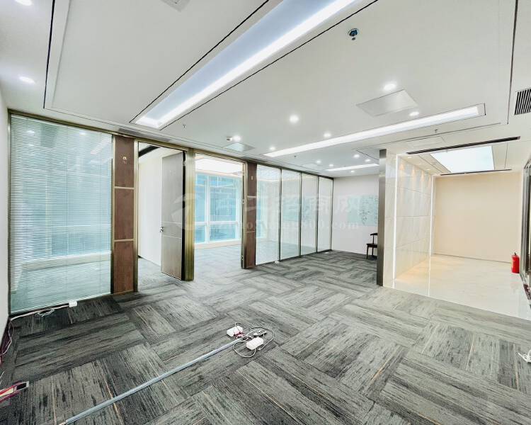 深圳南山海岸城电梯口正南精致小户型办公室出租