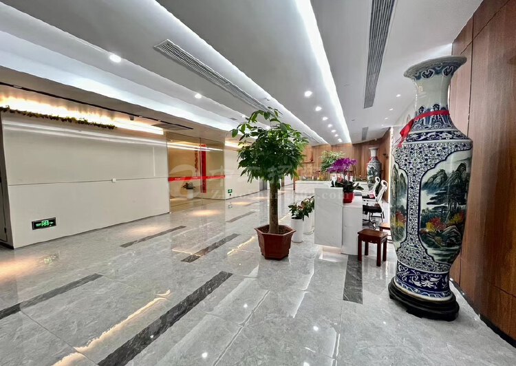 深圳北站零距离甲级写字楼2000平中央空调豪华装修2