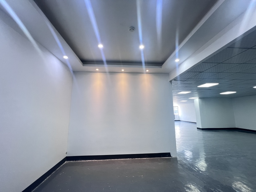 龙华油松产业园新空楼上420平精装修办公室加仓库