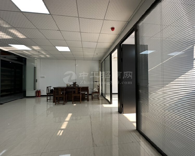 沙井西环路110平2+1格局精装修办公室出售