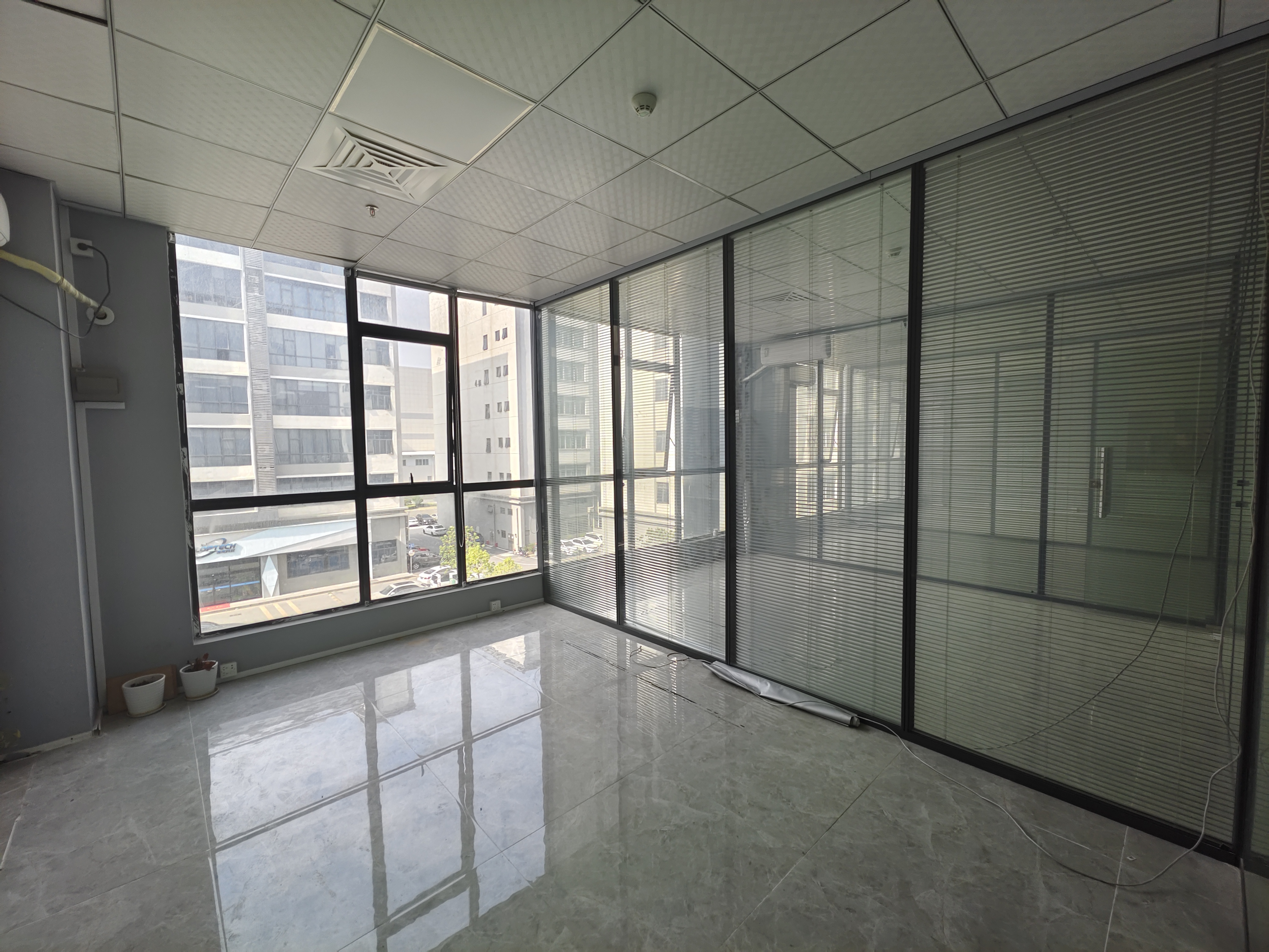福永二楼489平厂房精装修办公室仓库低价整层出租厂房在