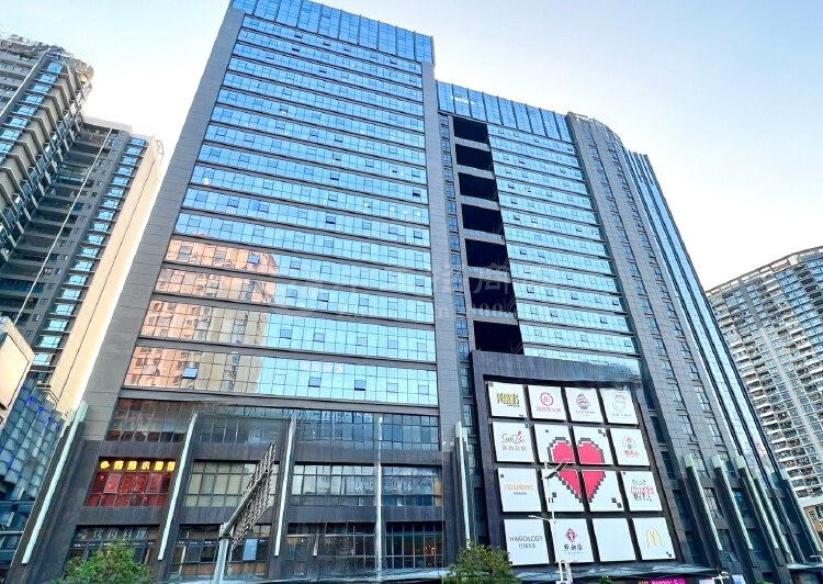  深圳北周边新出开发商直租甲级写字楼131.09平2+1格局6