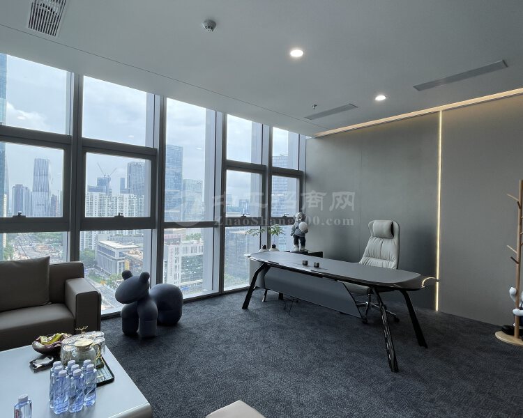 科技园稀缺双阳台豪装办公室900平，大气老板间，配高端家私