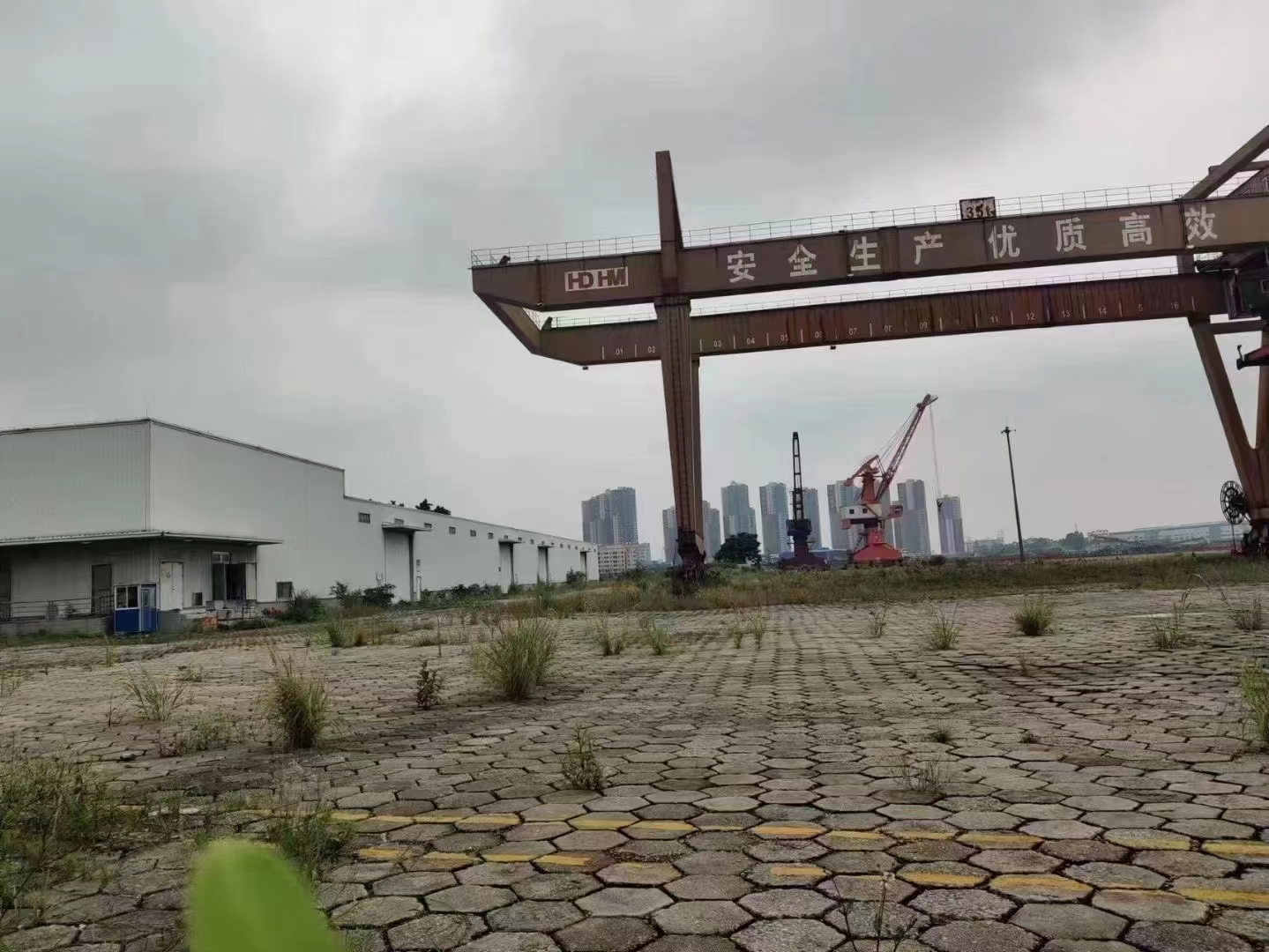 广州黄埔主干道边空地23000平方适合洗沙厂搅拌站建材市场