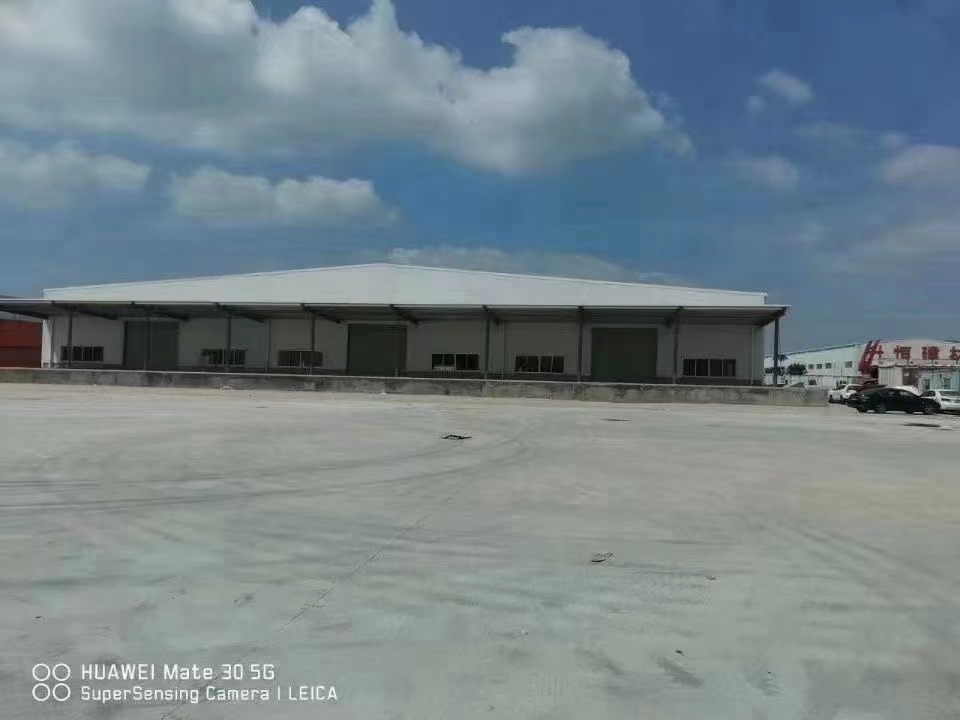 西乡全新标准物流仓库5400平米，有卸货平台，消防喷淋。