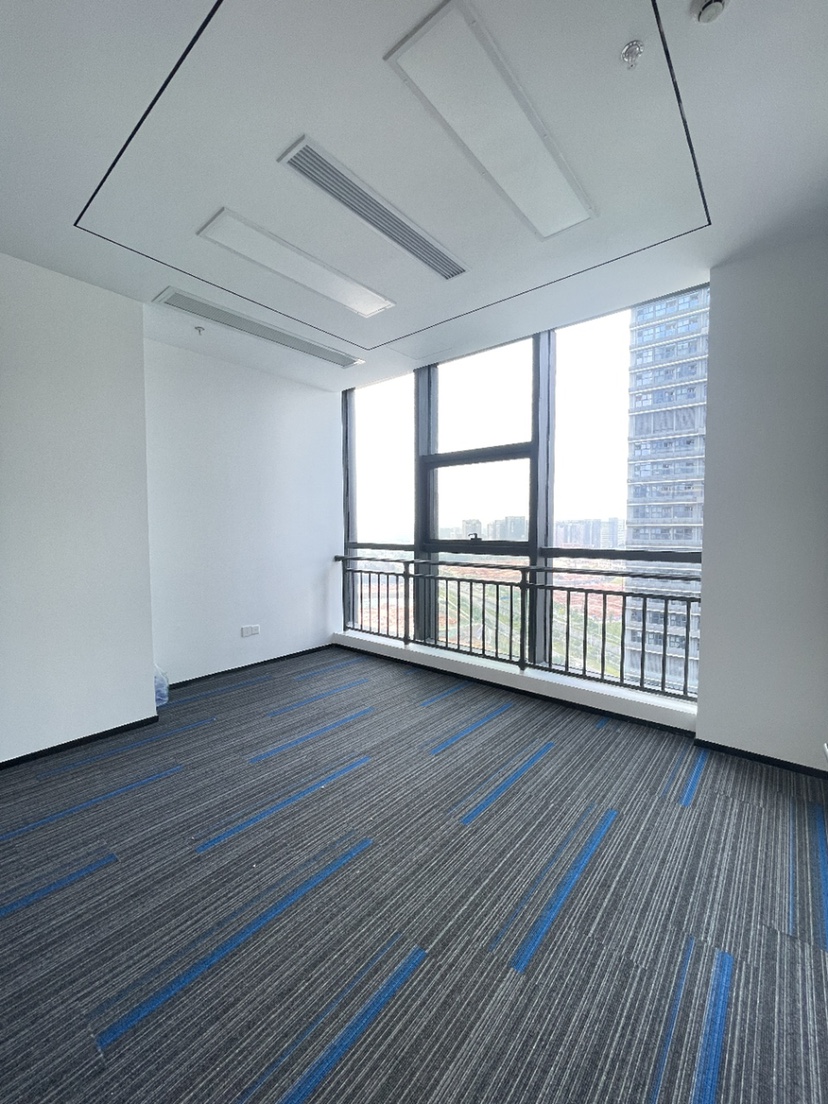 龙华地铁口和平大厦80平起租精装带隔间空调红本写字楼办公室