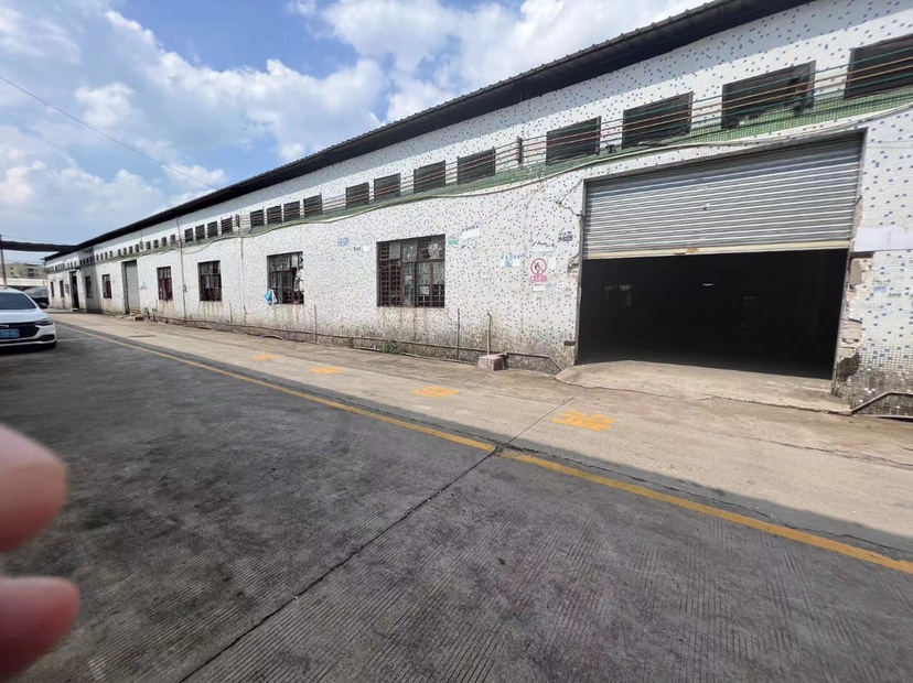 广州荔湾工业园区单一层简易仓库4000平方，砖墙到顶可放布匹