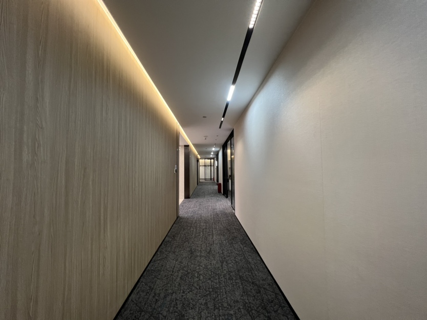 南山华侨城大厦300平5+1格局带家私空调拎包入驻。。