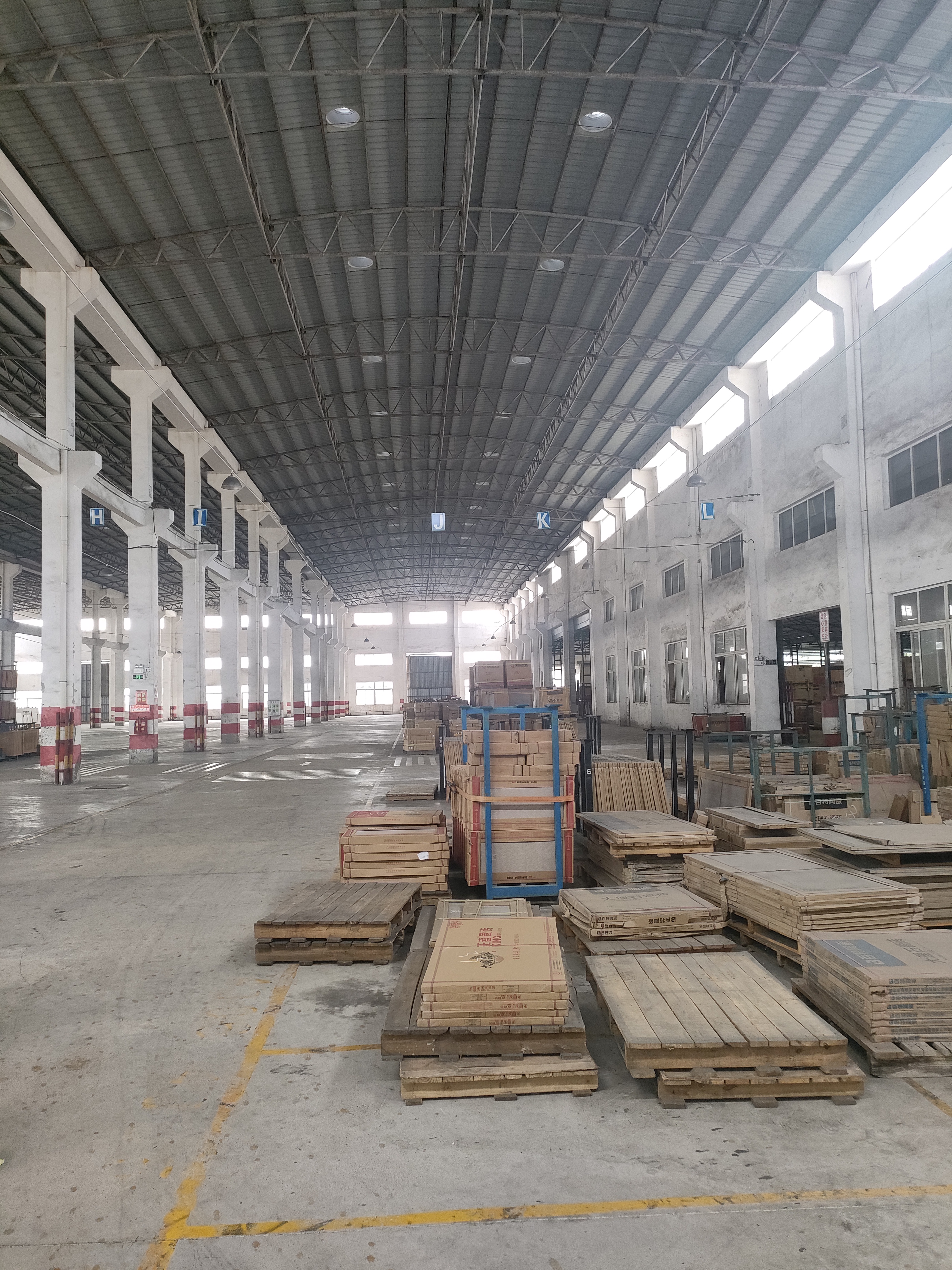 南庄最大园区新出单一层厂房仓库，超大空地。