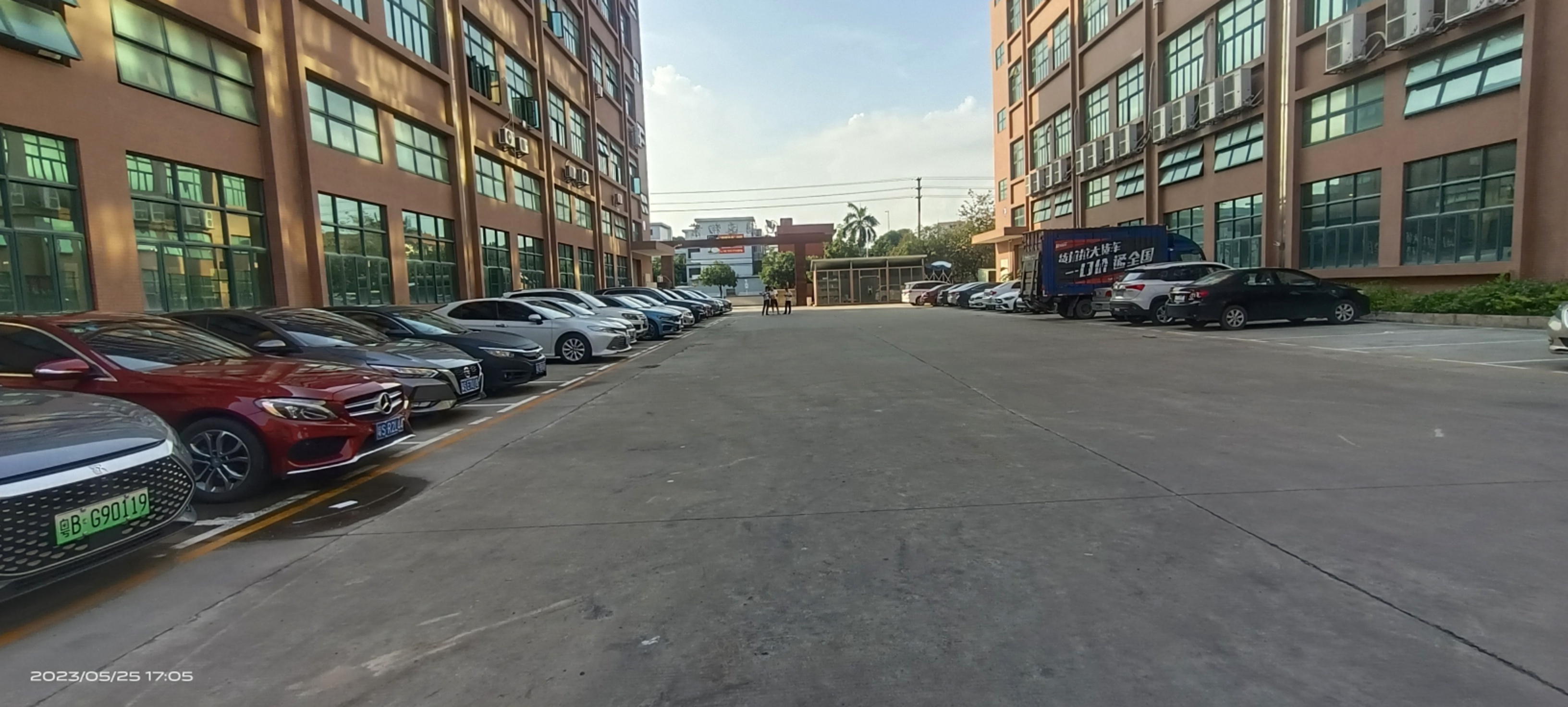 常平新出花园式一二楼各1760平方，一楼6.8带牛角，