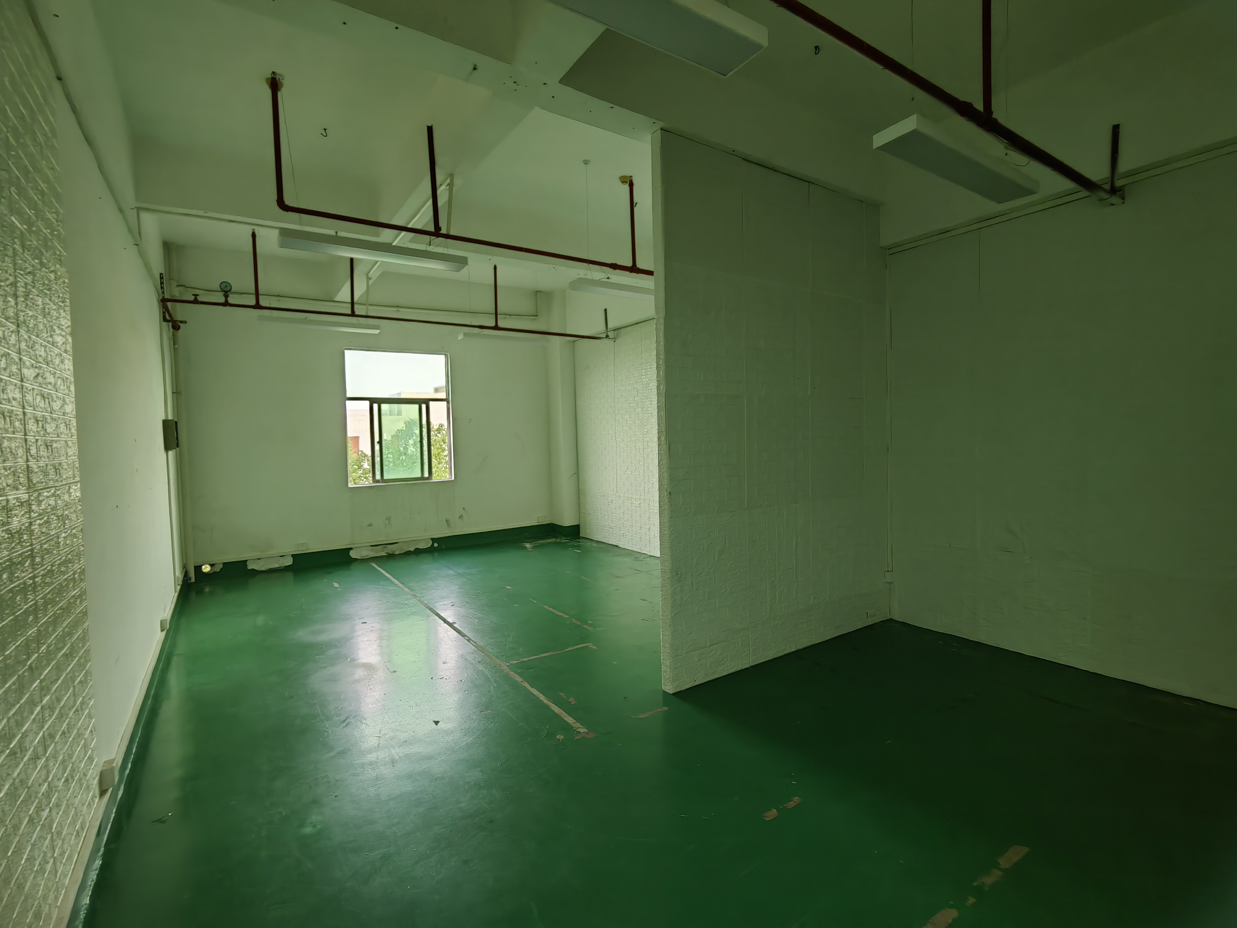 广州黄埔萝岗新出小面积带装修厂房72平，也可做仓库，有货梯