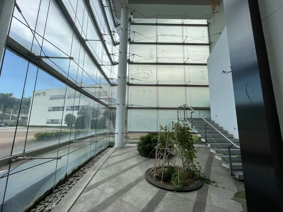 东莞南城商业聚集区新出独栋办公楼一二层，各2342平方出租