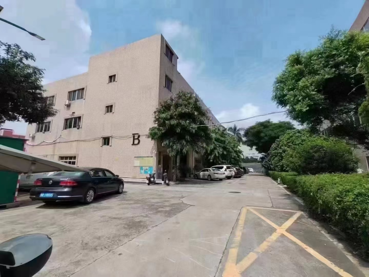 福永塘尾大型工业园原房东一楼1350平方厂房仓库超大空地出租