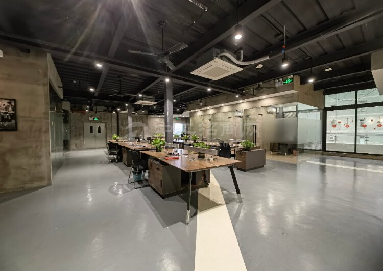 海珠区大塘地铁站附近430平方精装修办公室5