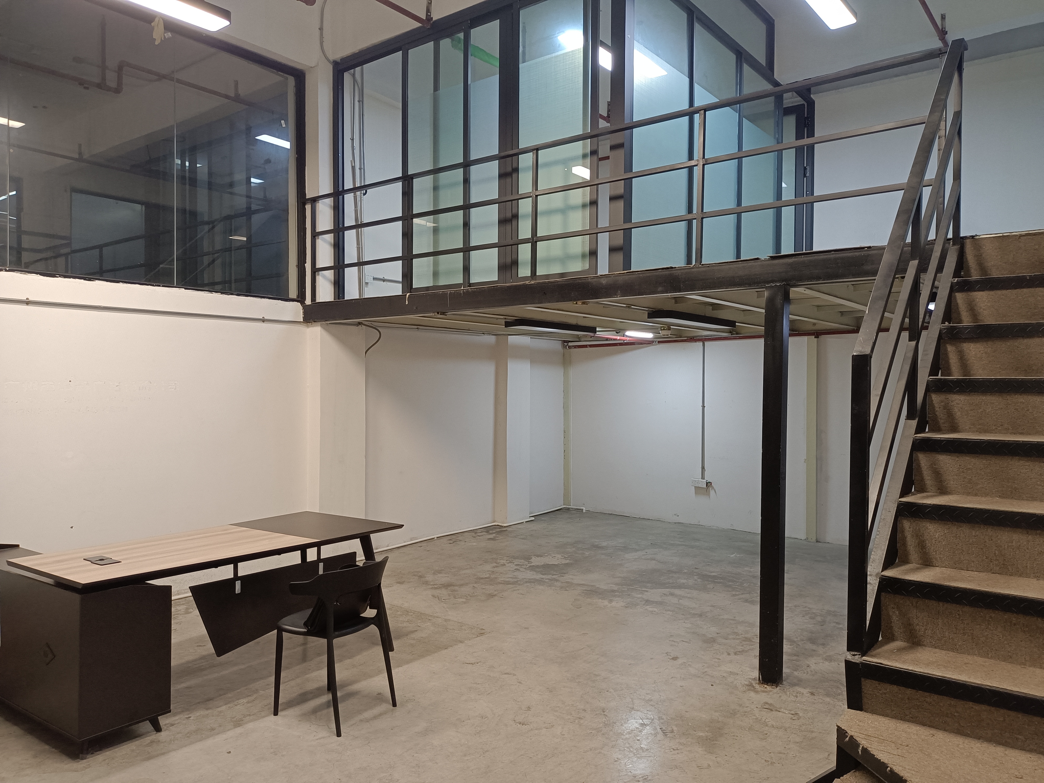 海珠区客村地铁站附近108平方精装修特价办公室