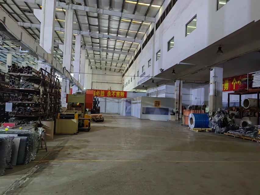 黄埔科学城新出，单一层厂房仓库，总面积3800平方500起租