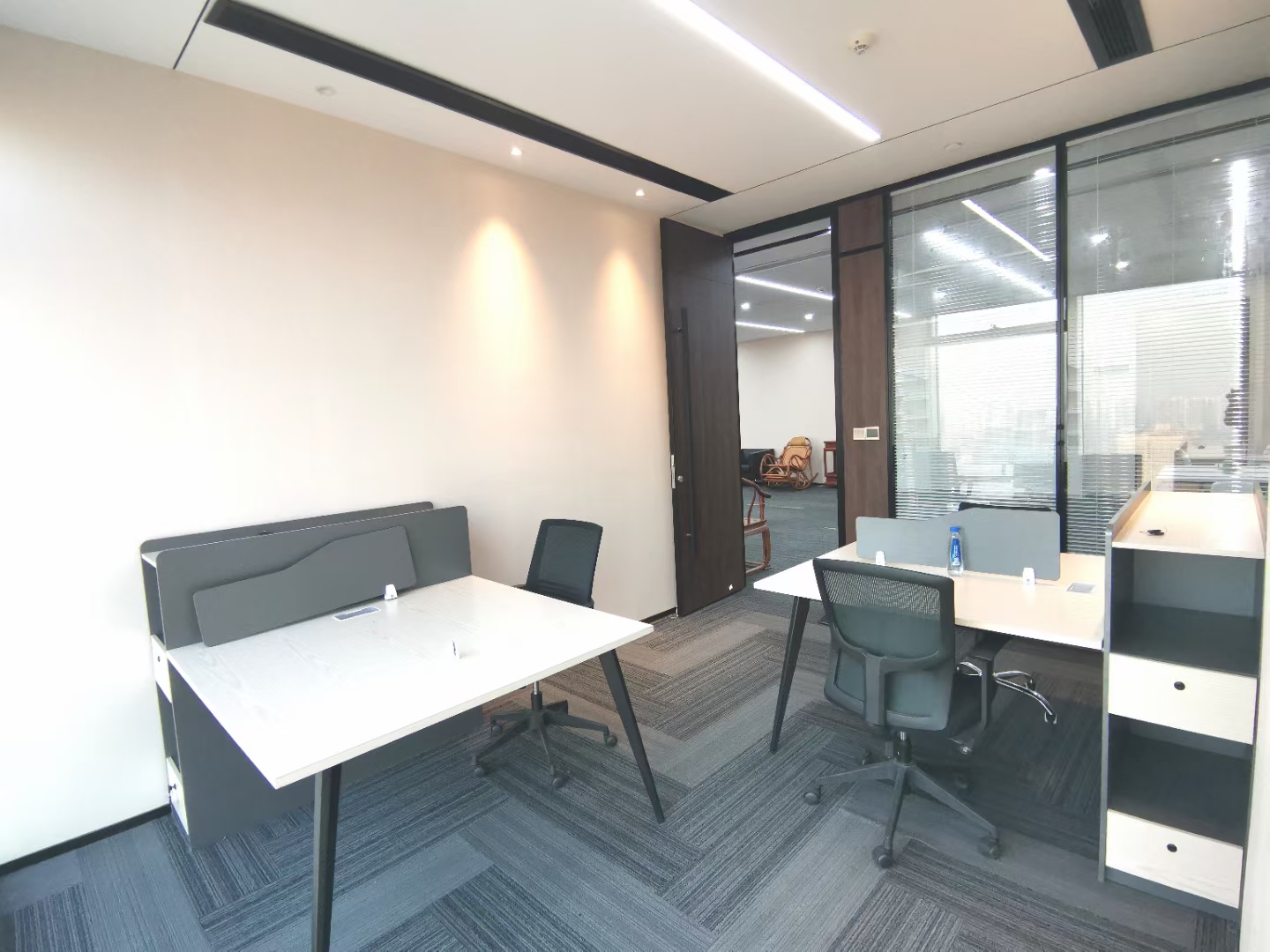 南山前海金融中心新出588平精装修带家私甲级写字楼办公室出租