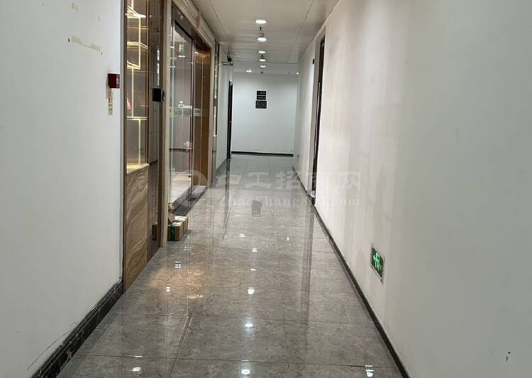 兴东地铁口500米精装修办公室，现成2+1格局，家俬齐全5