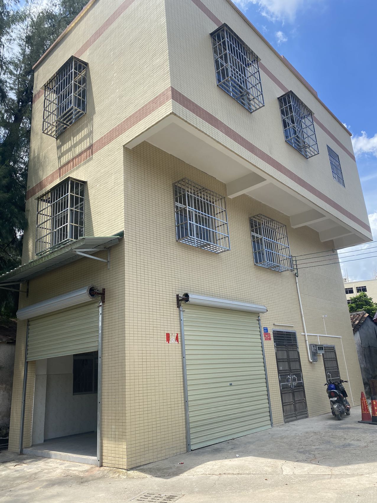 塘厦独栋民房200平方价格美丽本地原房东可进大车院里好停车
