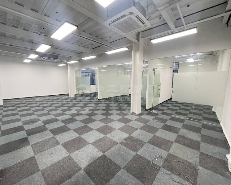 广州萝岗香雪办公室出租，地铁口精装修办公室，面积200平方