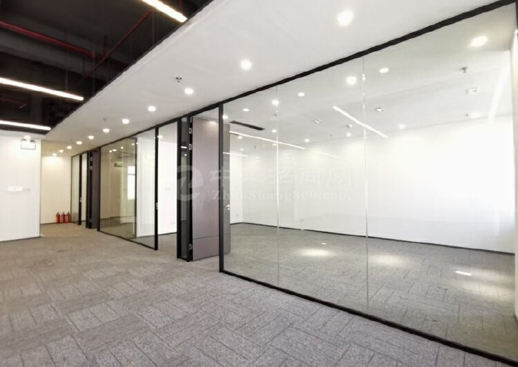 坂田贝尔地铁站大型园区精装办公室475平，多格局采光好。4