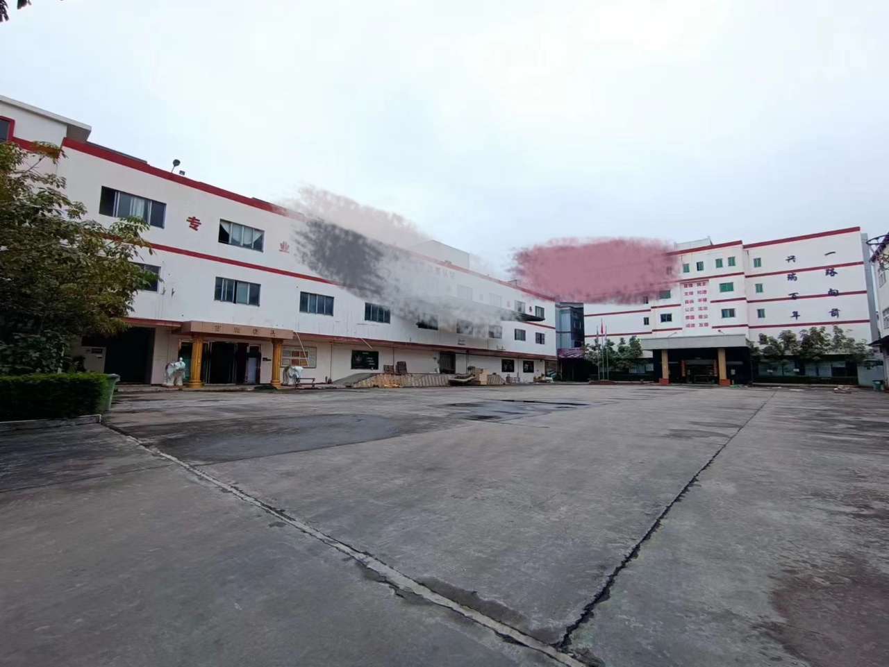 东莞东城温塘桑园工业区红本独门独院厂房仓库10000平方。