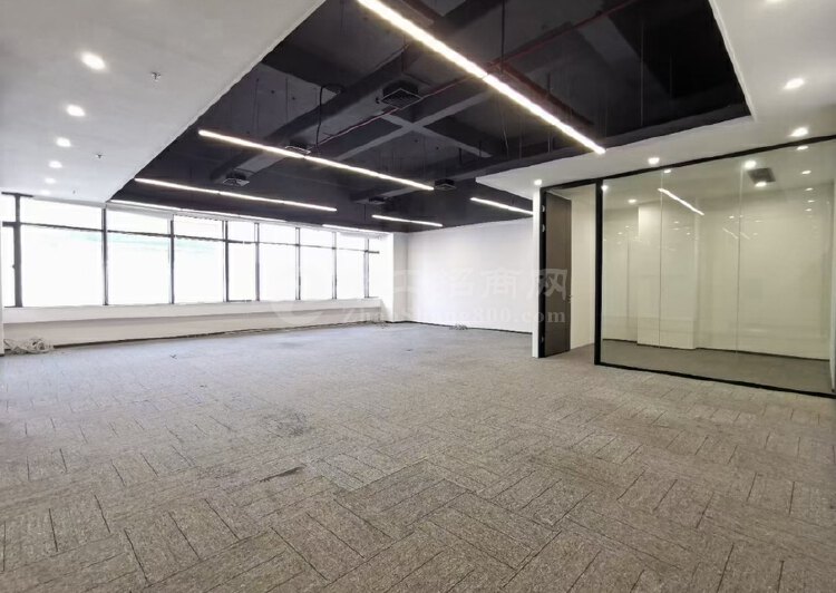 坂田贝尔地铁站大型园区精装办公室475平，多格局采光好。6