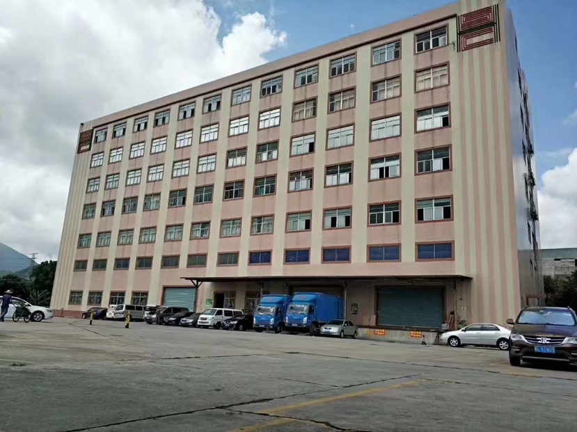 大芬工业园区厂房仓库一楼800平米，层高7米空出。带卸货