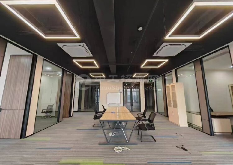 坂田地铁口办公室200平起至2000平米可组合，可定制装修8