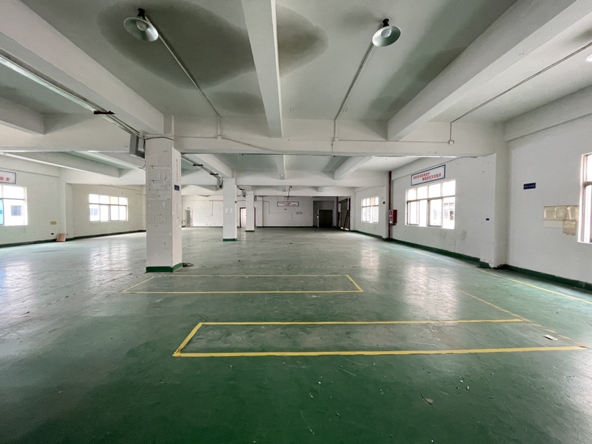 福永新塘工业园区精装修1500平方厂房仓库出租。