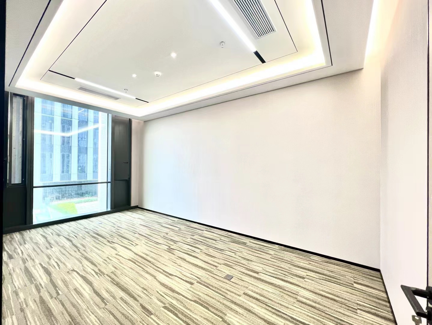 南山前海地铁口香江金融中心新出195平精装修甲级写字楼办公室