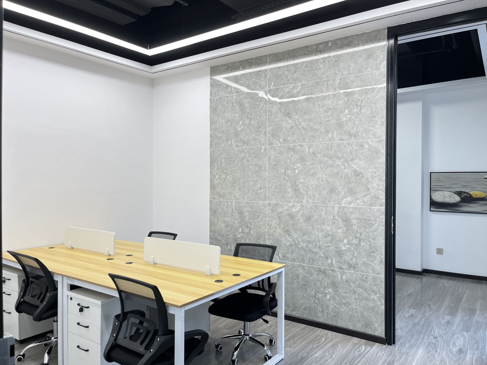 南山南头振业国际商务中心精装修办公室面积75平带家私6500