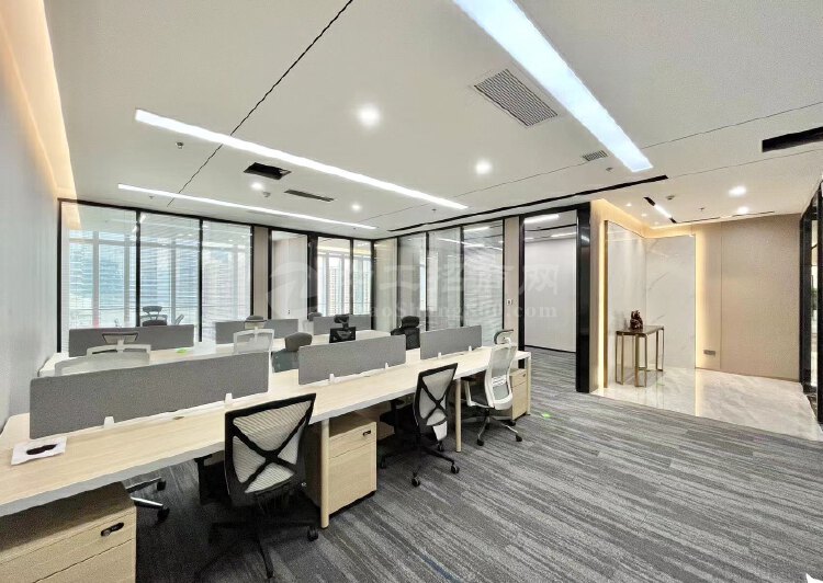 深大地铁口超甲级写字楼精装办公室205平带全套家私户型方正7