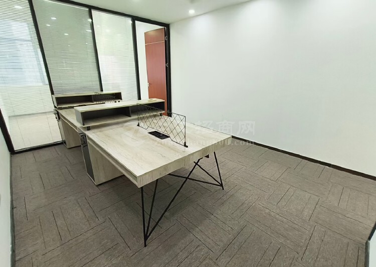 福田办公室小面积100平，下沙地铁口300米，采光视野好3